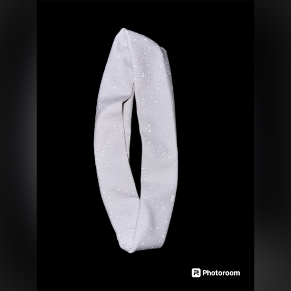 ZYIA White Reflective Light n Tight Headband 676 NWT - Picture 12 of 13